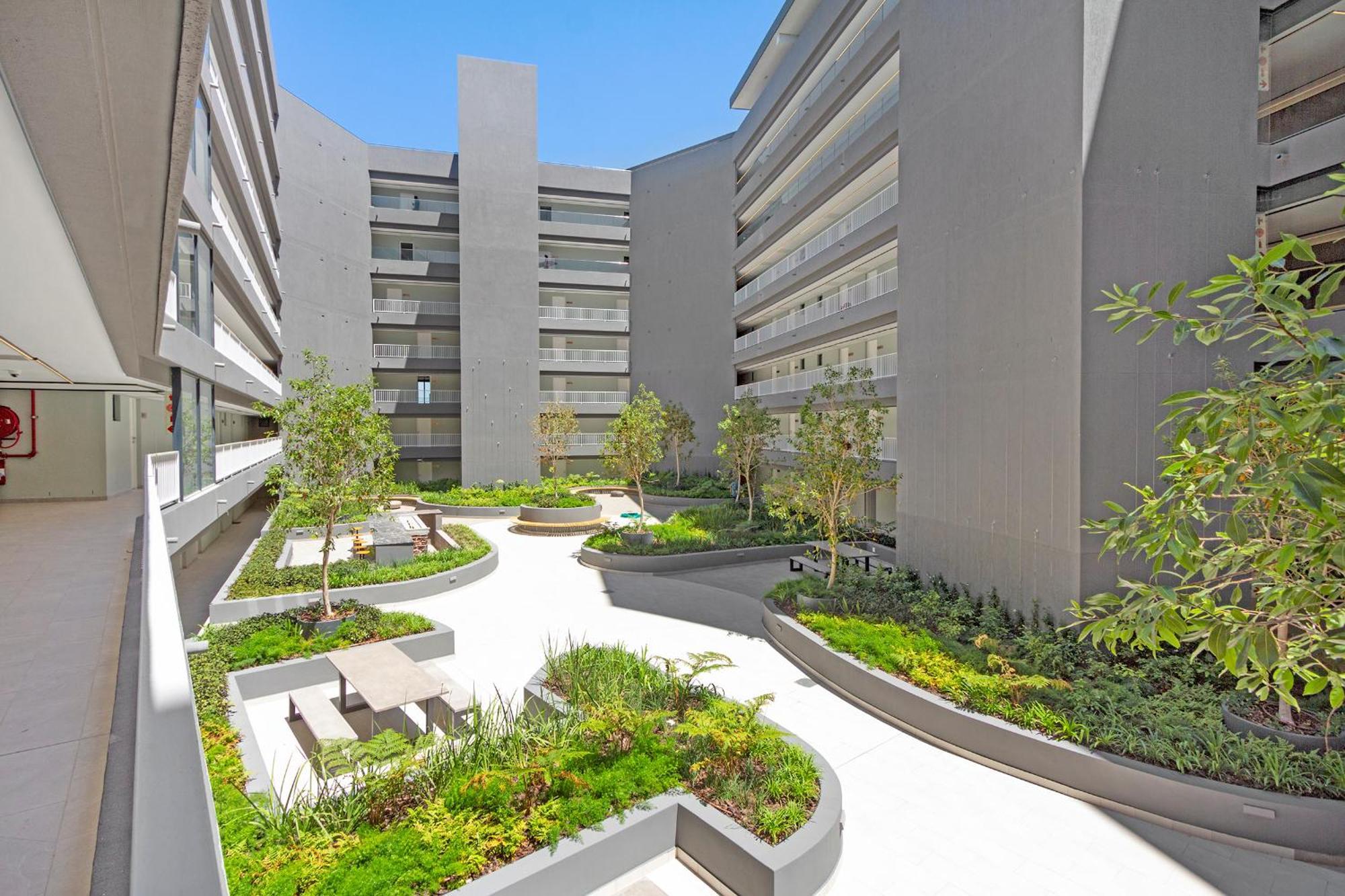 Newlands Peak Apartment