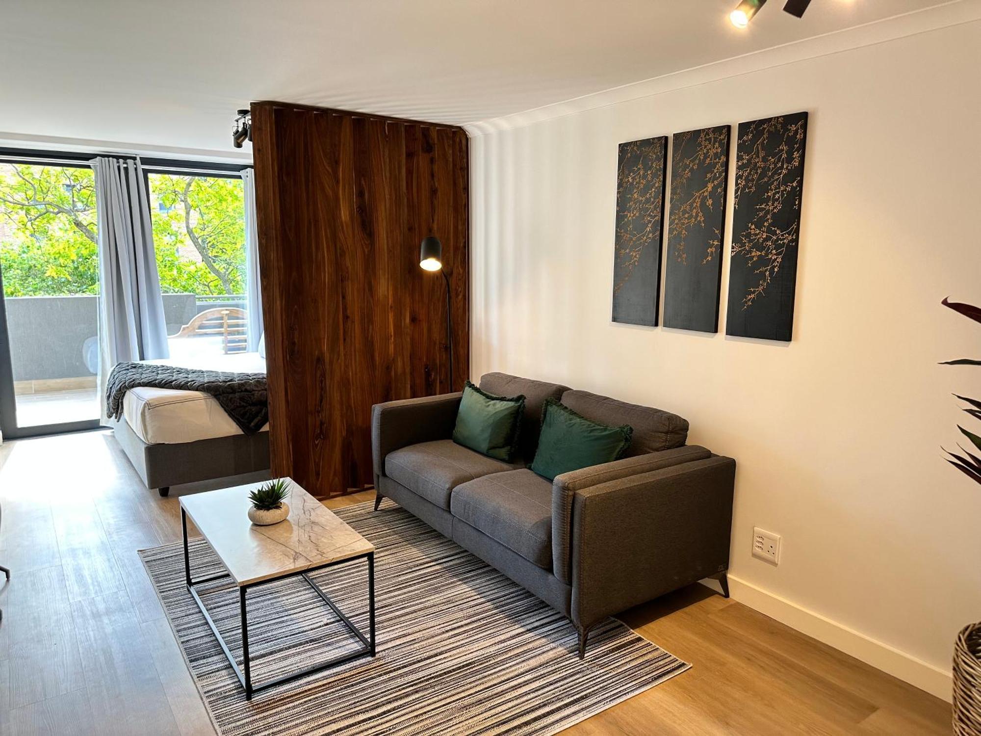 Newlands Peak Apartment