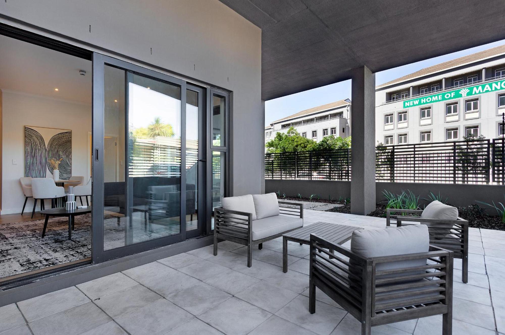Newlands Peak Apartment